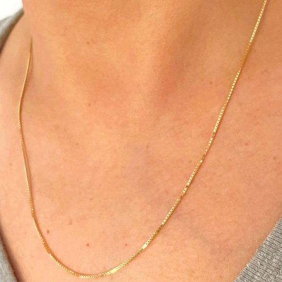 Solid 14K Gold Box Chain Necklace, 3.04 gr. /1 mm, / 18 inch. - Picture 5 of 17